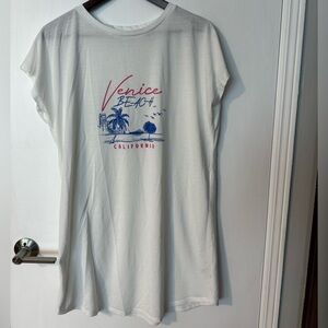 Venice Beach White Graphic Tshirt Dress